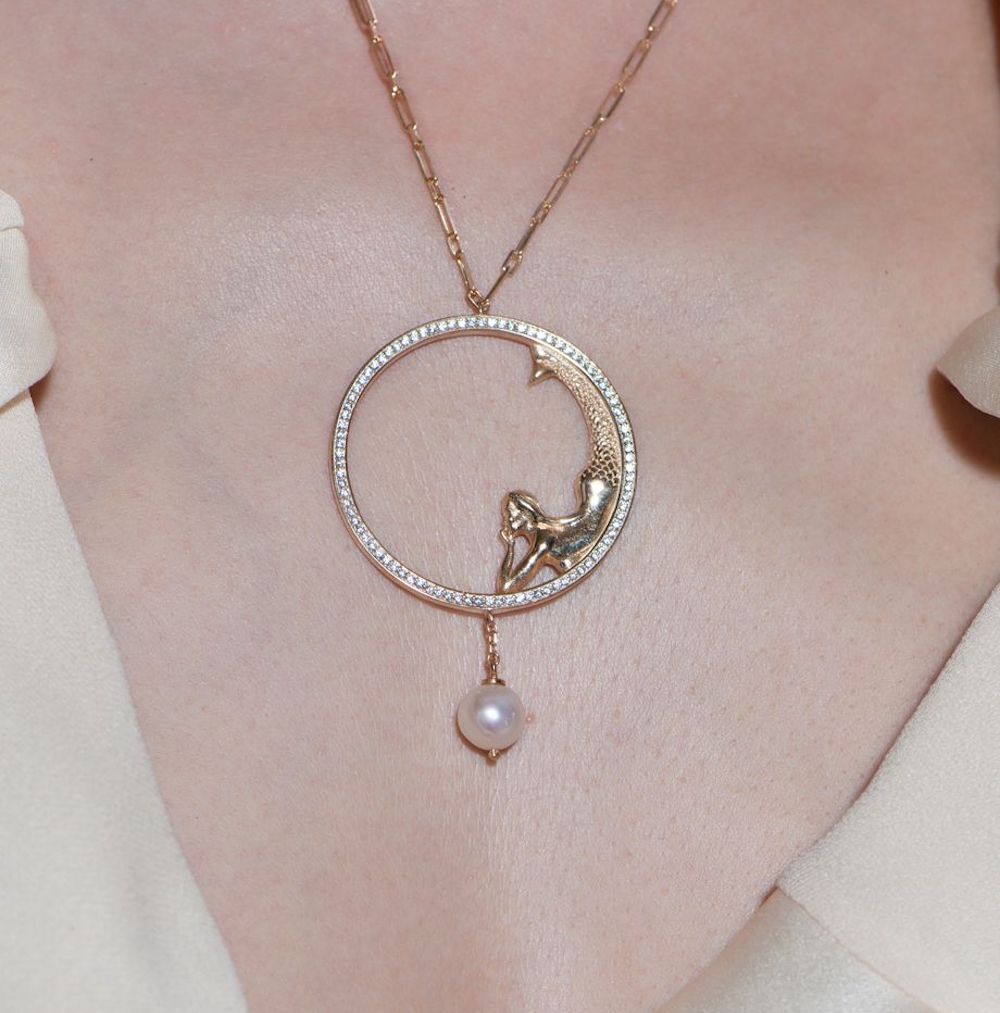 Pearl Siren Hoop Necklace